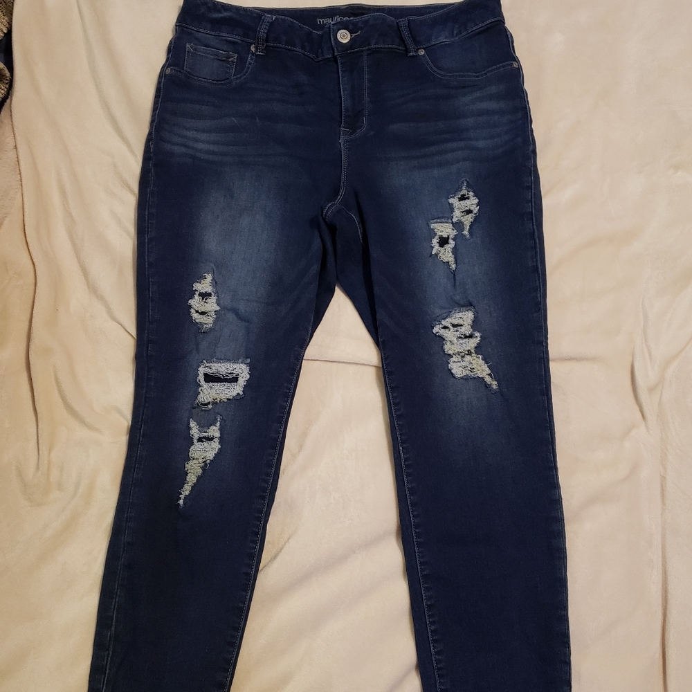 Womans Ripped Skinny Jeans
